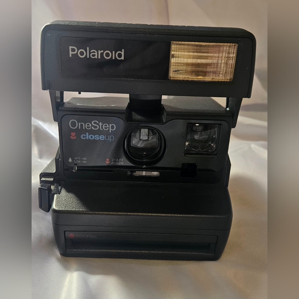 Polaroid One Step Close Up 600 Instant Film Camera